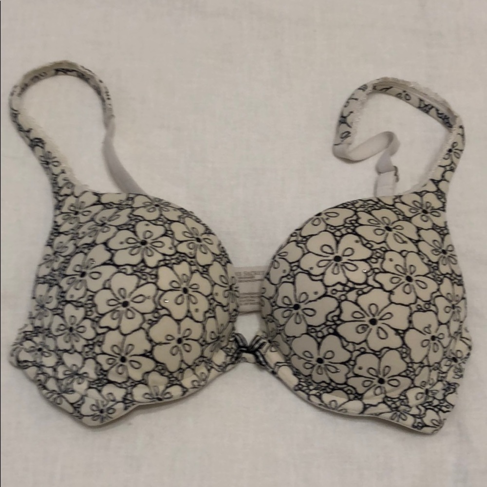 VS Black and White Floral Bra